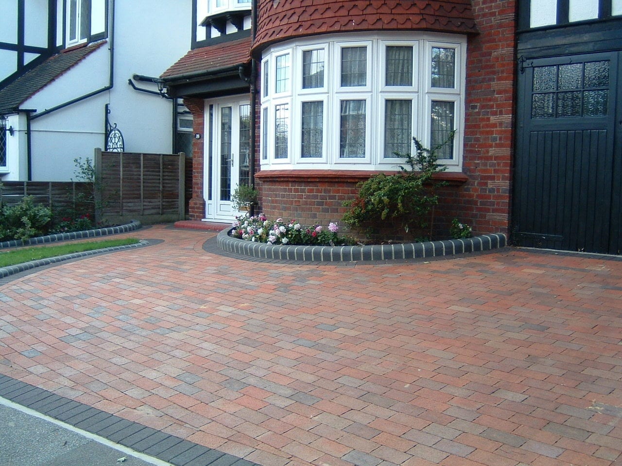 Driveway And Patio Installers In Fife Monoblock Slabs Tarmac Experts